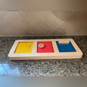 MontiKids | Open and Close Board (19 months+)